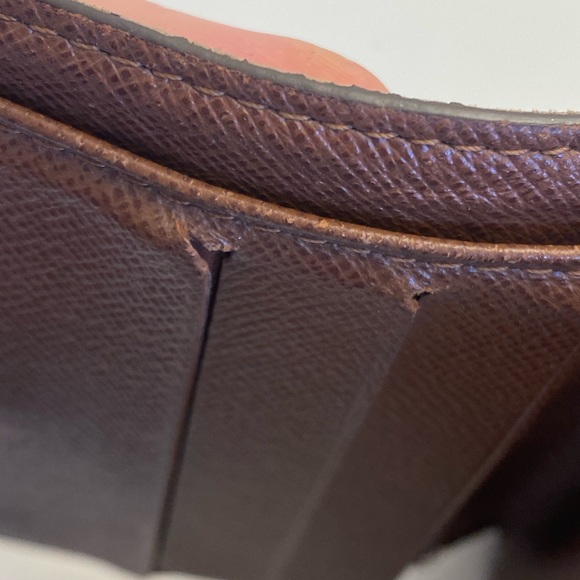 SOLD Vintage Louis Vuitton Monogram Bifold Zippy Wallet - Picture 7 of 16